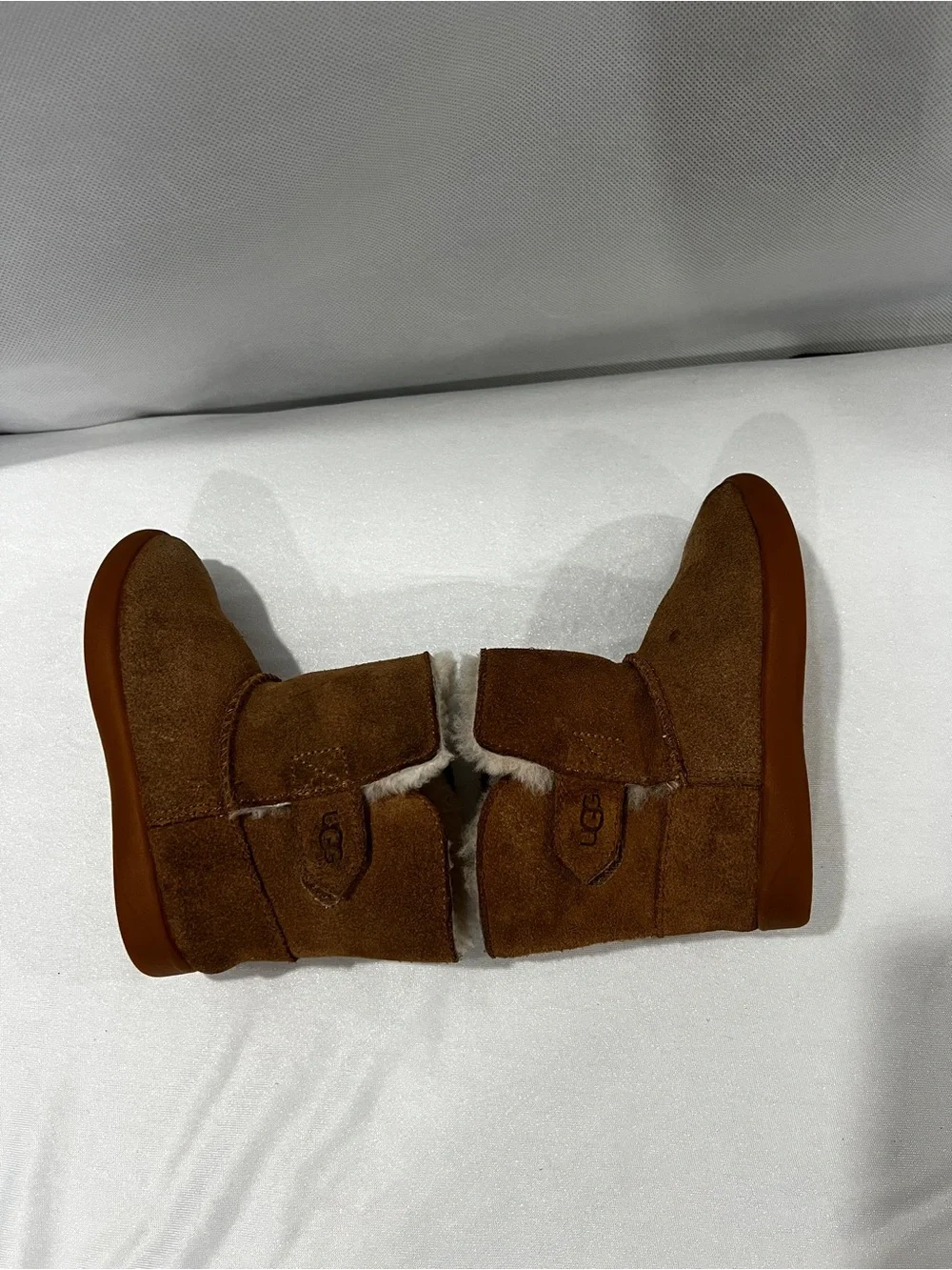 UGG Kids Keelan Boots Size 9 Brown WOOL blend Lining